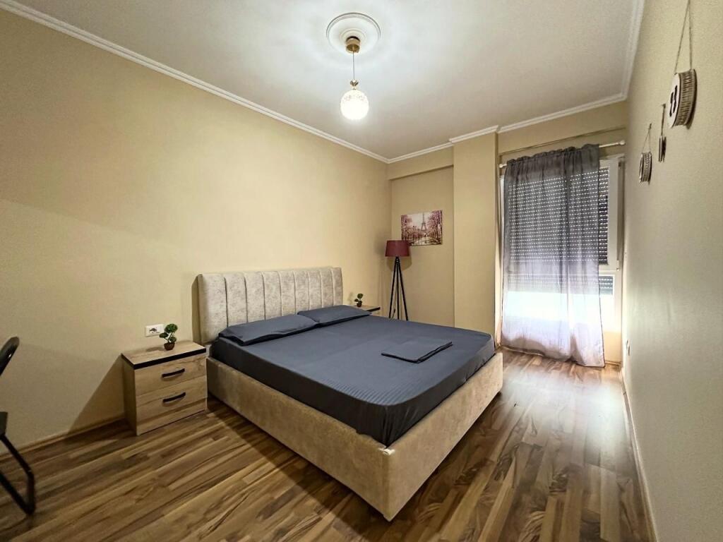 Apartament 1+1 per qira prane Toptani Center.