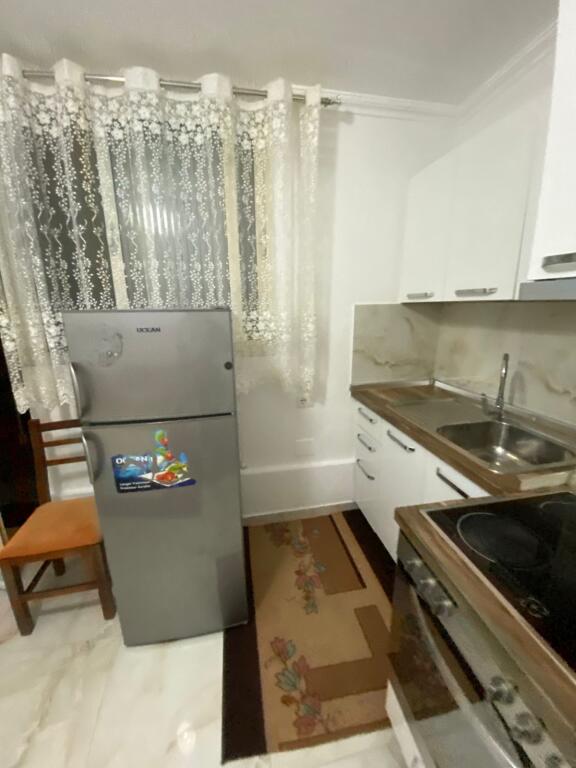 Jepet me qera 1+1 mobiluar kat 1 vile 30000 lek