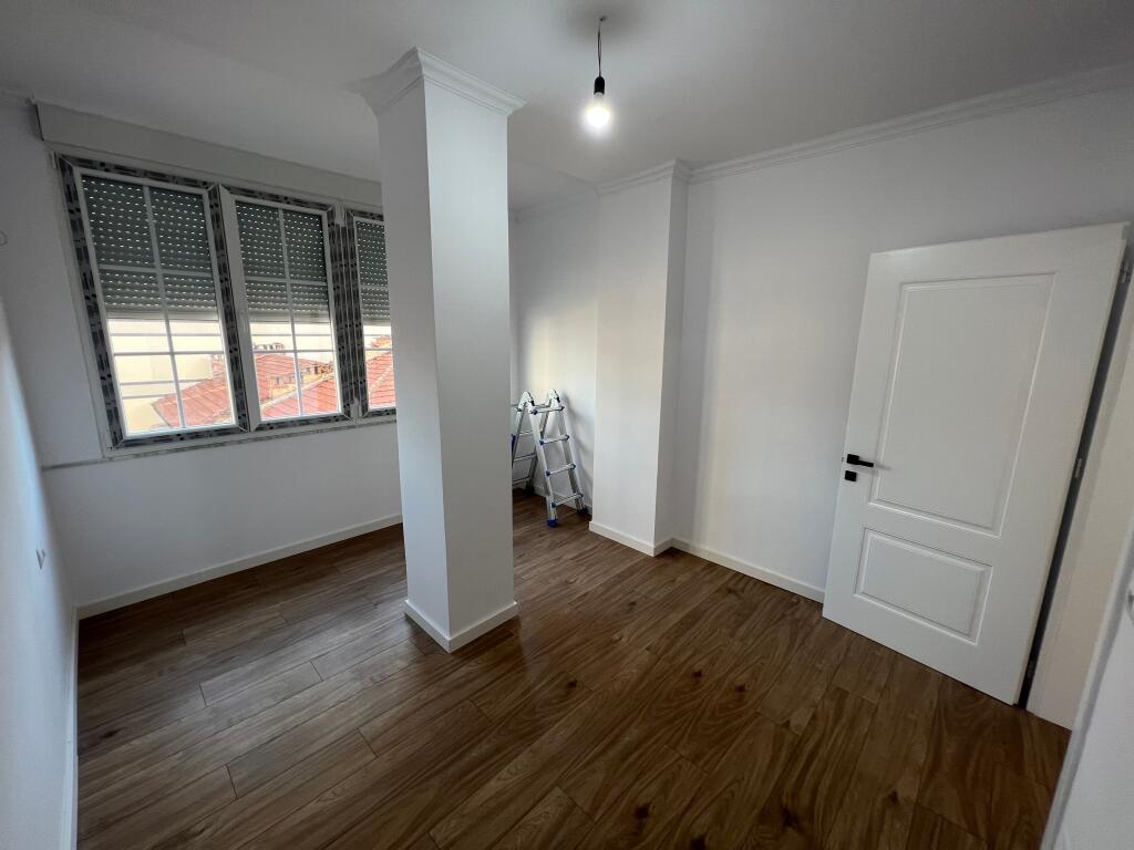 📣 SHITET Apartament 2+1 Me Depo Dhe Ballkon 📍 Prane Qendres 🛣️ Rruga e "Bogdaneve" ✨