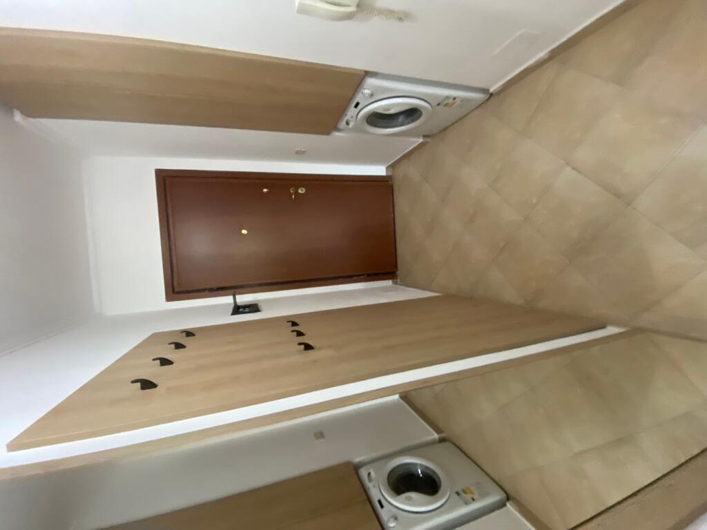 1+1,i mobiluar per here te pare ,shkolle e kuqe,550 mije leke