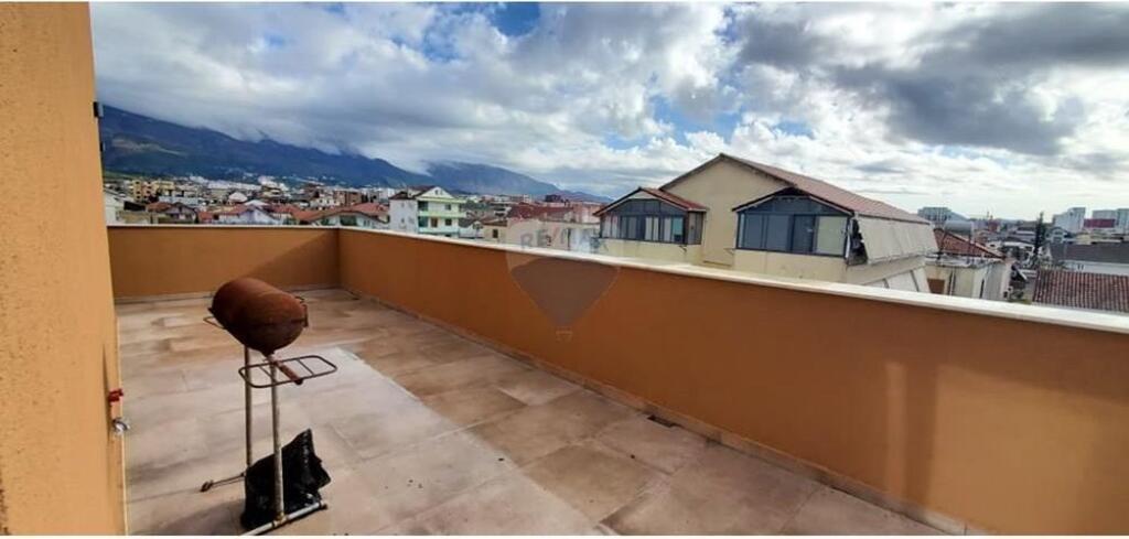 Super penthouse+veranda+parking space for rent, 5 Maji