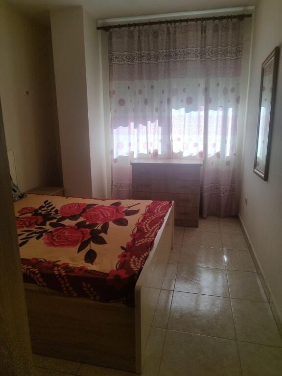 Jepet me Qira 1+1 Astir