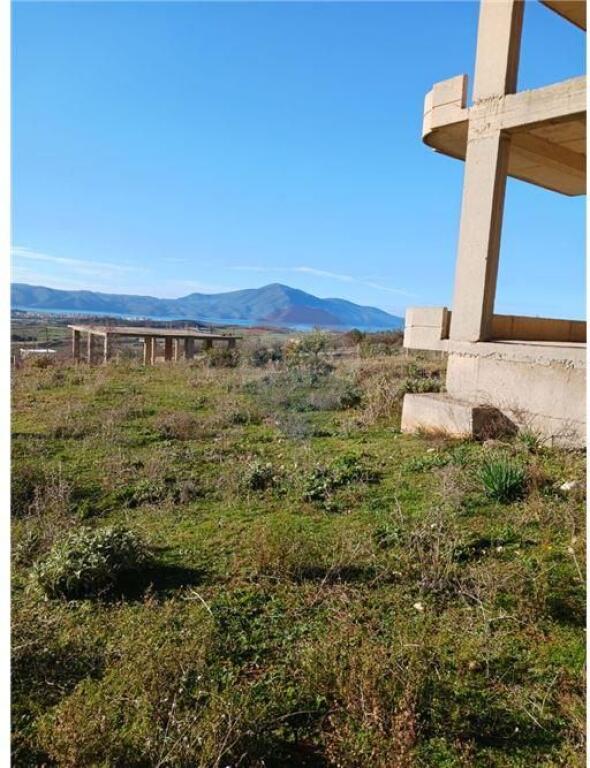 Vilë 3-Katëshe (Karabina) në Shitje, Tragjas, Vlorë