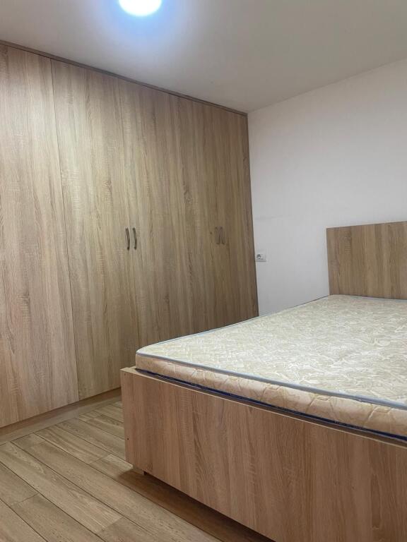 Shtepi me qera, sauk, 280 euro