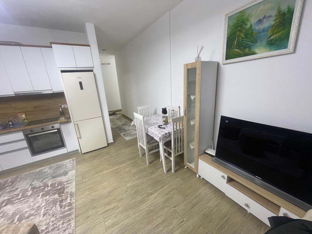 Jepet me qera apartament 1+1 i mobiluar