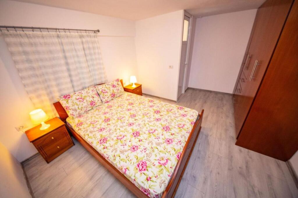 SHITET HOTEL BUZE DETIT SARANDE