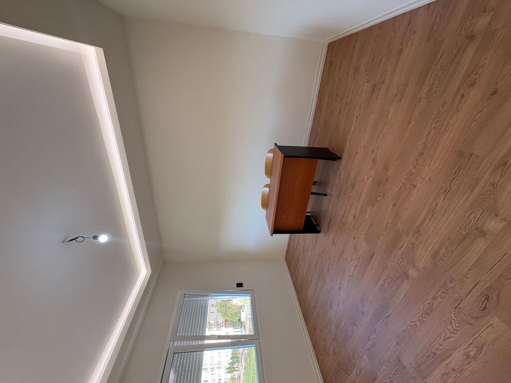 Shitet apartament 1+1 Yzberisht prane kompleksit Fratari