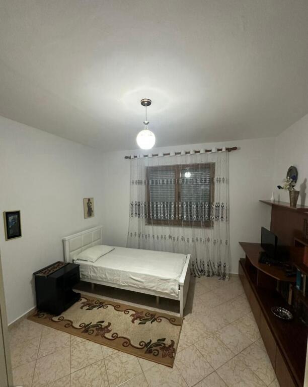 APARTAMENT ME QERA 2+1 PORCELAN 50.000 LEKE
