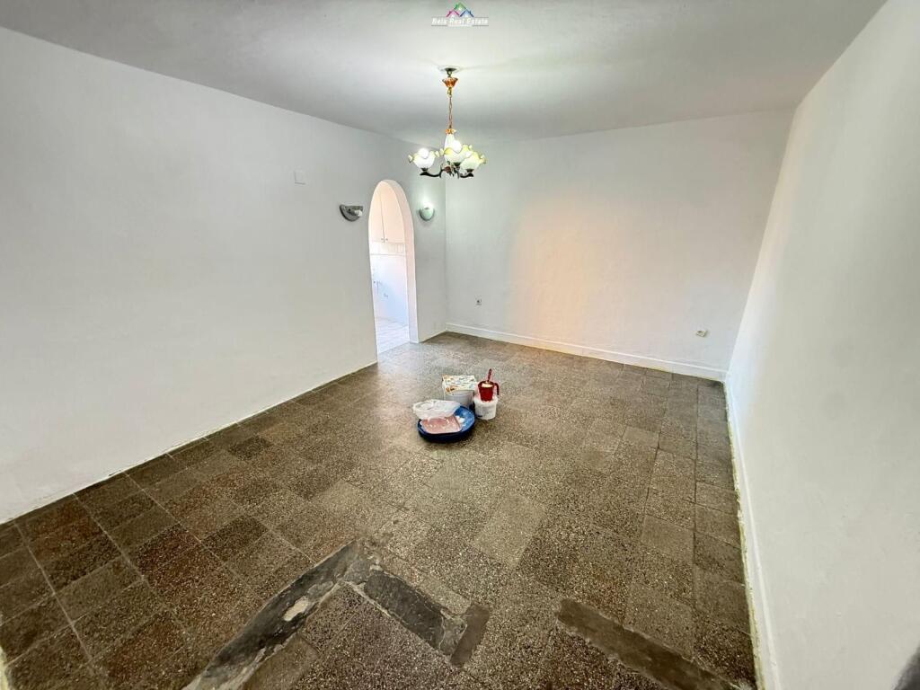 Garsoniere Ne Shitje Tek ish Restorant Durresi (ID BSHG32) Tirane