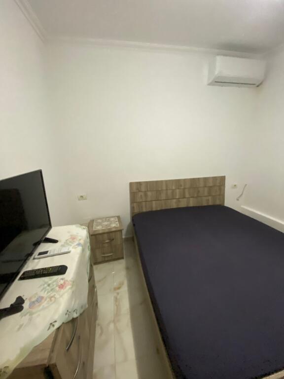 Jepet me qera 1+1 mobiluar kat 1 vile 30000 lek