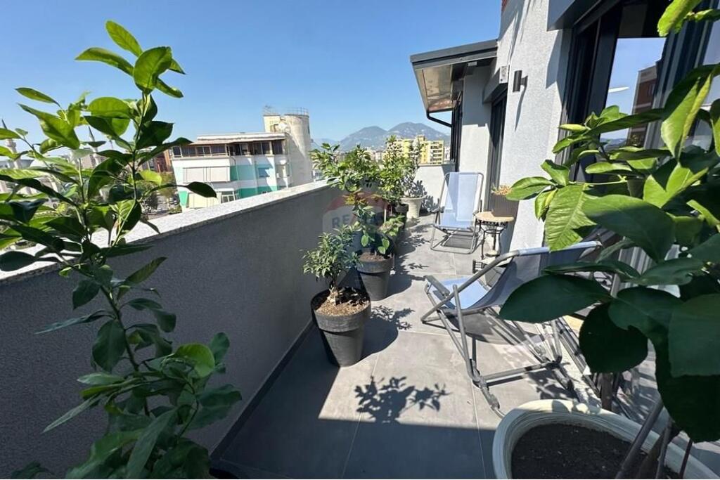 Apartment 2+1+2 for sale on Elbasani Street