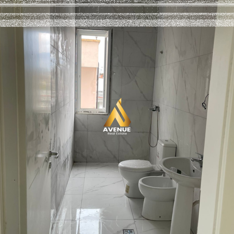 AMBIENT ME QIRA – BULEVARDI BLU, KAMËZ