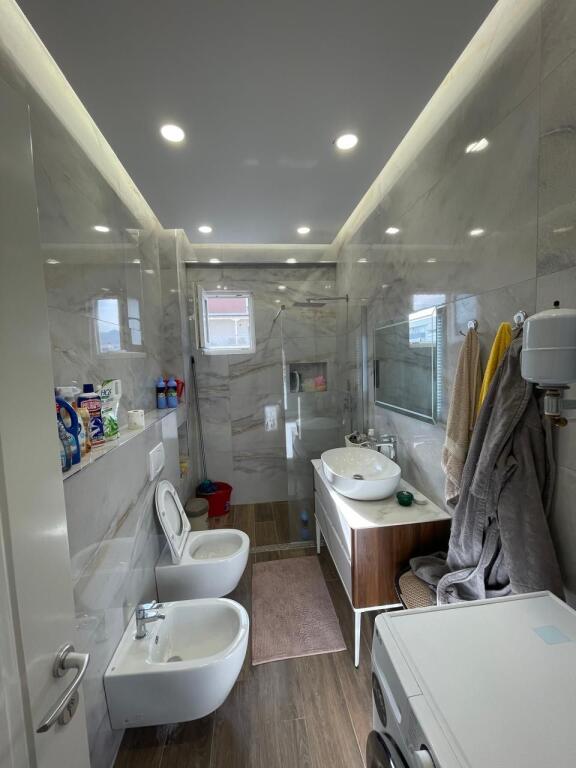 2+1 TEK NIKU KOMUNA E PARISIT