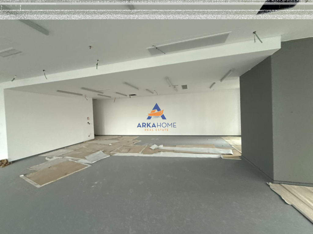 BUSINESS PREMISES FOR RENT DOWNTOWN ONE BUILDING 39250 EURO