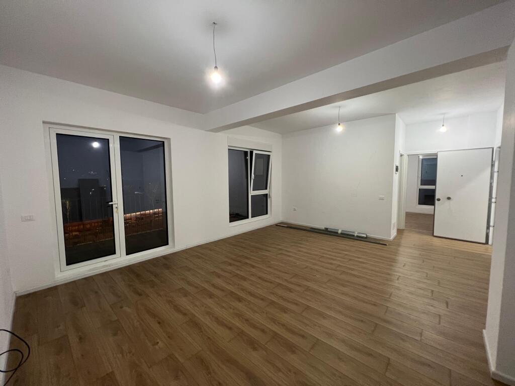 📣 AFFITTO Appartamento 2+1 Con 2 Bagni E Balcone 📍 Residenza OXA, Fresk ✨   🏢 Nuovo Edificio  🪜 Piano 1 🛋️ VUOTO   💶 Prezzo 400 Euro  🅿️ Possibilità Di Posto Auto Con Pagamento Extra