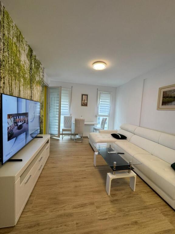 Jepet me qira apartament 2+1 – Univers City