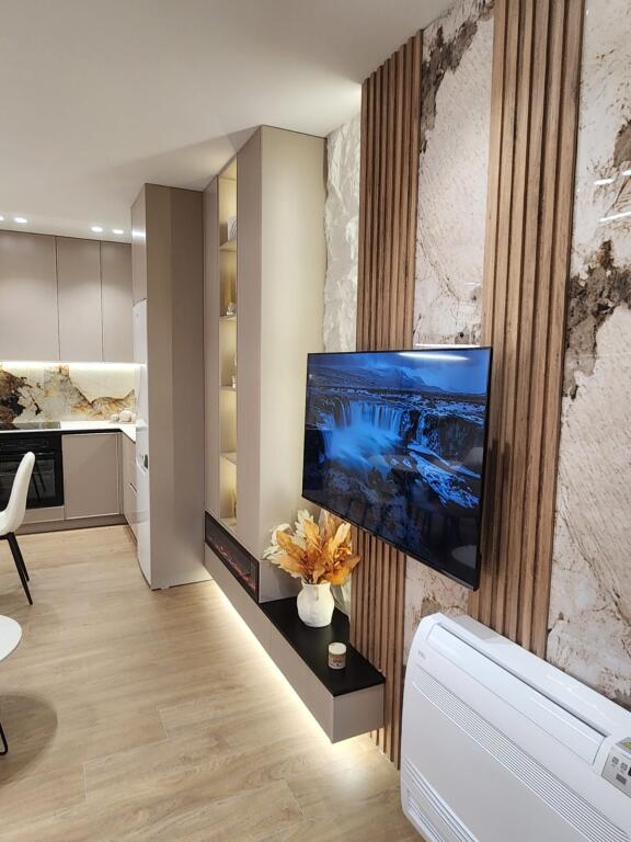 Shitet Apartament 2+1