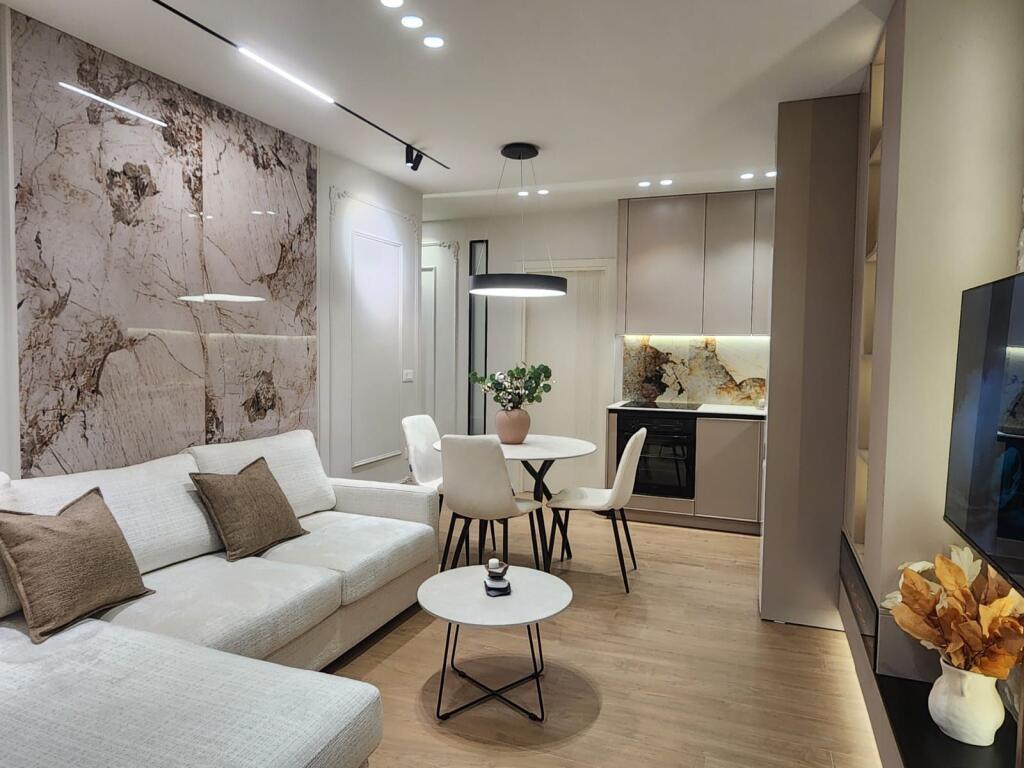 Shitet Apartament 2+1