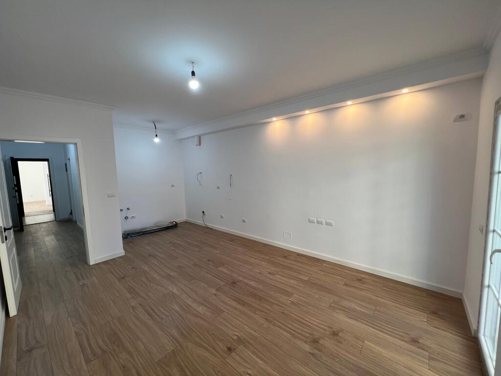📣 SHITET Apartament 2+1 Me Depo Dhe Ballkon 📍 Prane Qendres 🛣️ Rruga e "Bogdaneve" ✨