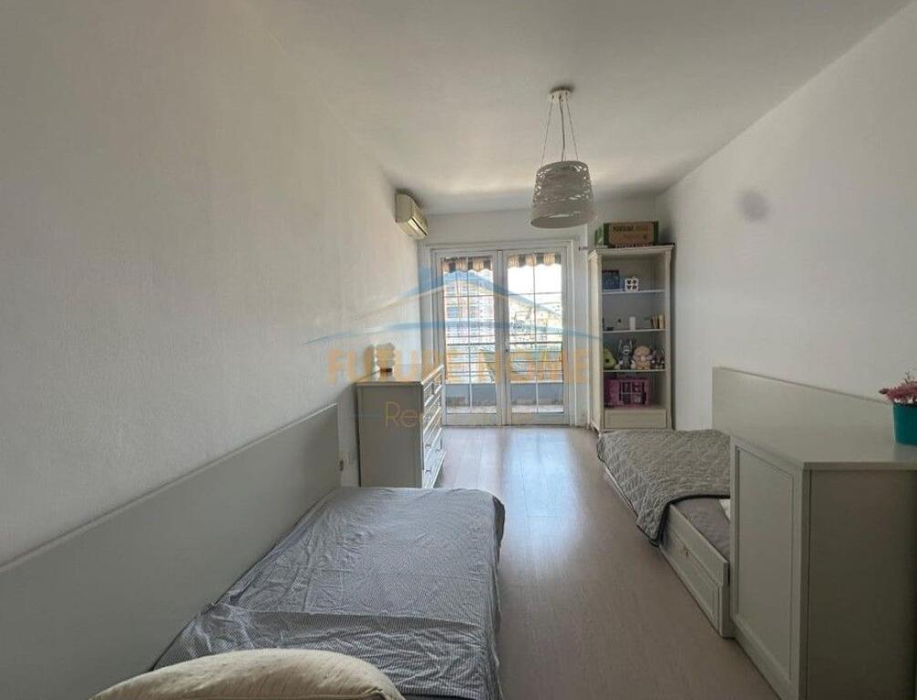 Apartment for rent 2+1+2 in the Commune of Paris, Tirana