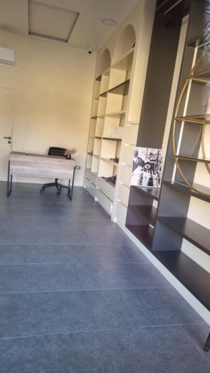 📍LOCALE COMMERCIALE IN AFFITTO CON UNA SUPERFICIE DI 35 m² VICINO ALL'OSPEDALE PEDIATRICO AL QSUT