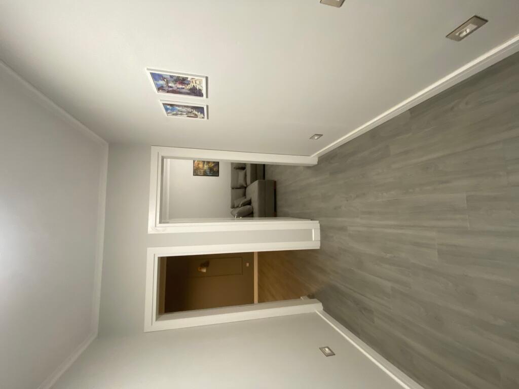 1+1,i mobiluar per here te pare ,shkolle e kuqe,550 mije leke