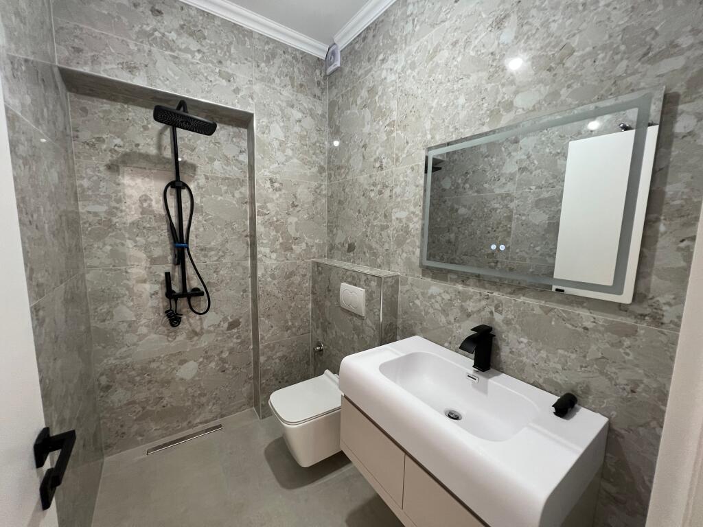 📣 SHITET Apartament 2+1 Me Depo Dhe Ballkon 📍 Prane Qendres 🛣️ Rruga e "Bogdaneve" ✨