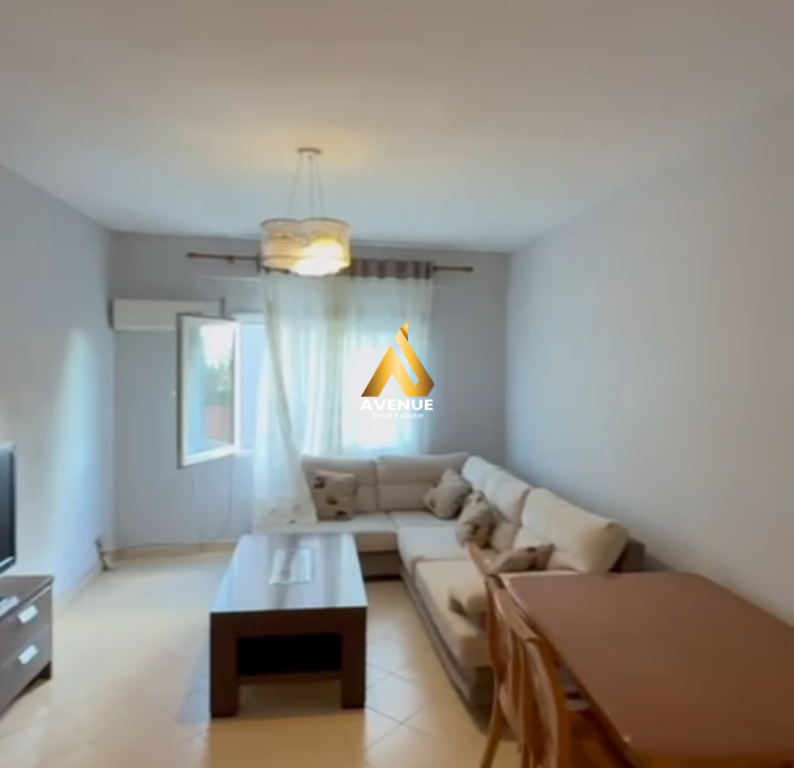 Apartment 2+1+2 for rent – Commune of Paris, Tirana