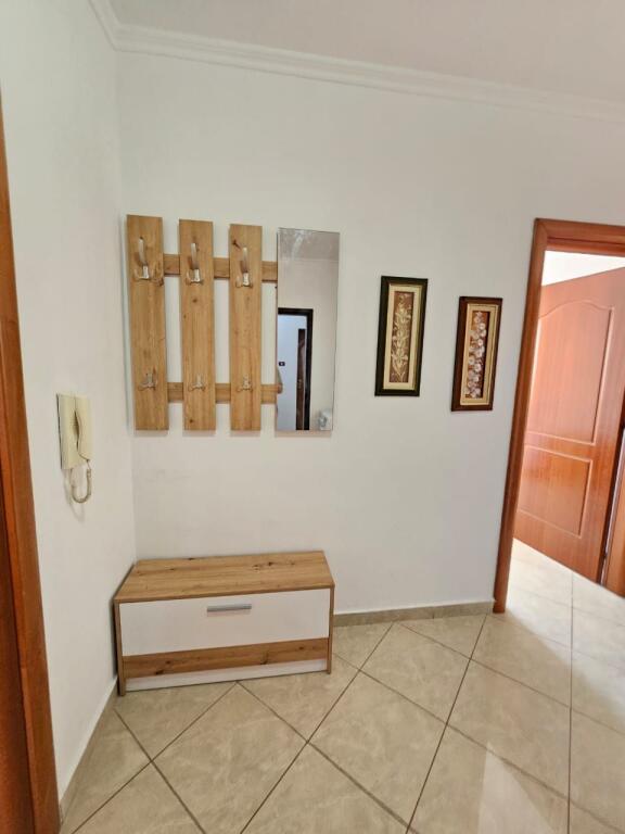 JEPET ME QERA APARTAMENT 2+1 PRANE POLIKLINIKES DURRES
