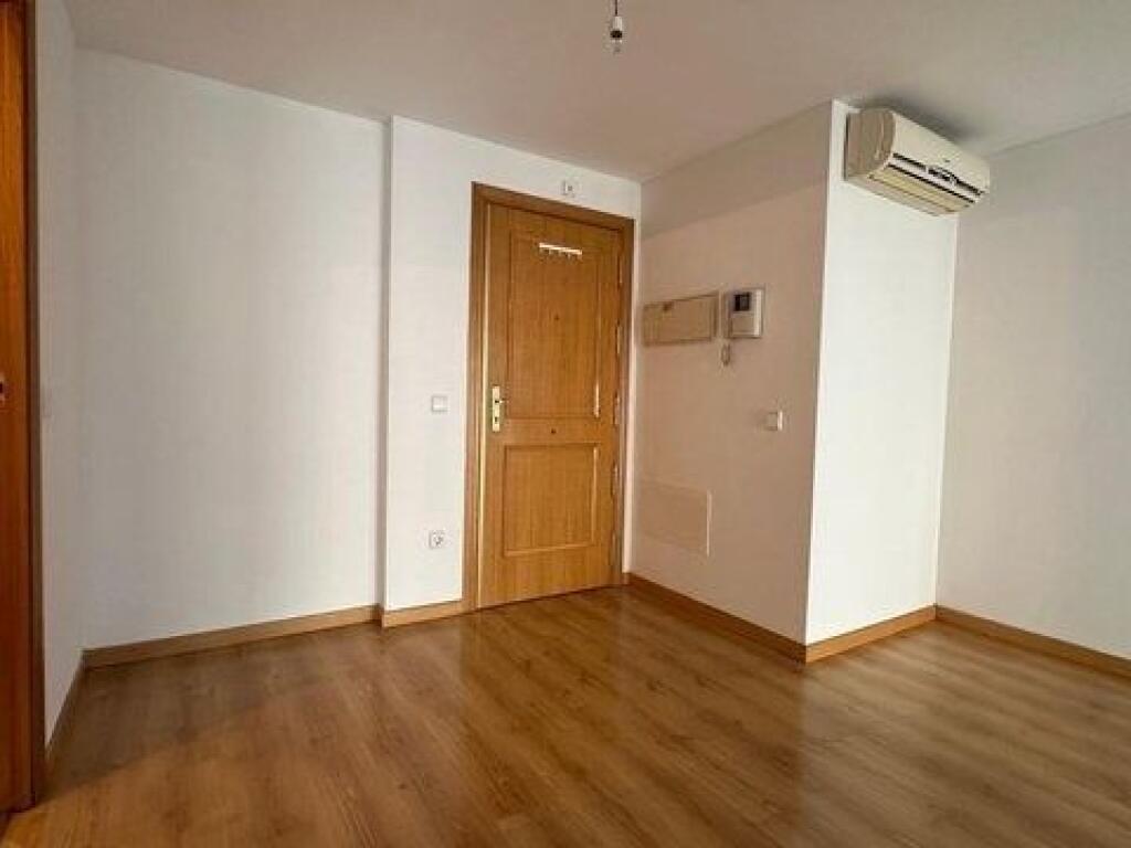 Zyre Me Qera 3+1+2 Tek Selvia (ID BZ2763) Tirane