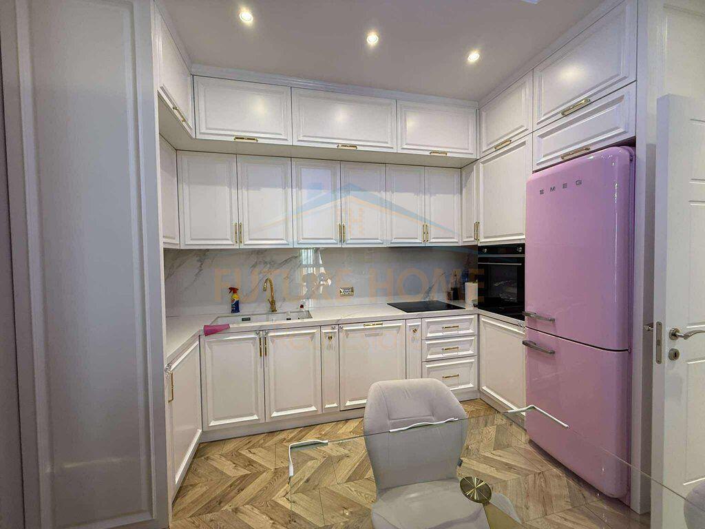 Shitet, Apartament 2+1+Post Parkimi, Square 21, Rruga e Kavajes, Tiranë