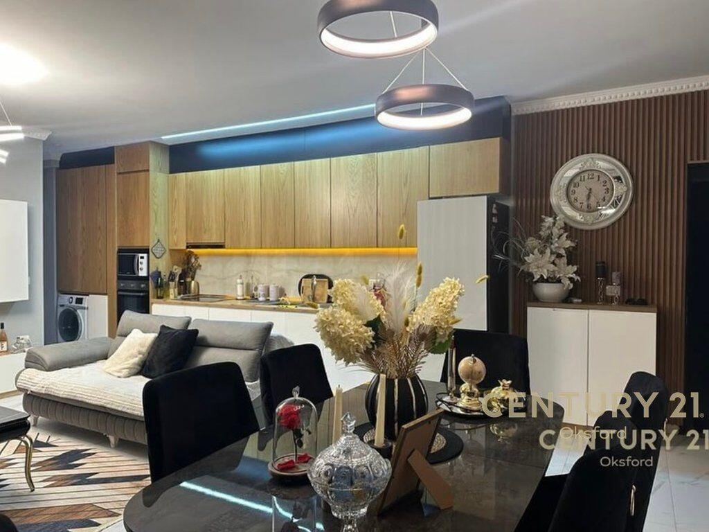 Okazion! Shesim apatament 1+1 ne Kompleksin "LakeLand",tek Liqeni i Farkes!