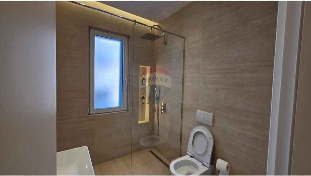 Apartament 1+1 me qira tek rruga e Barrikadave