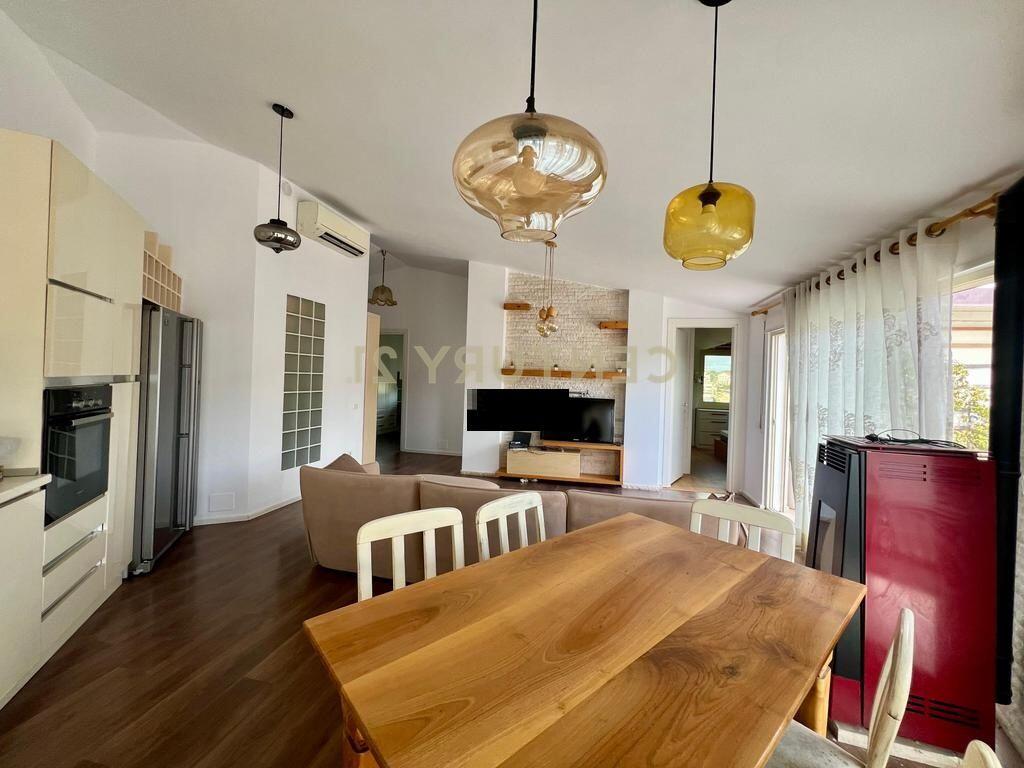 APARTAMENT 3+1 ME POST PARKIMI, LIQENI I THATE!