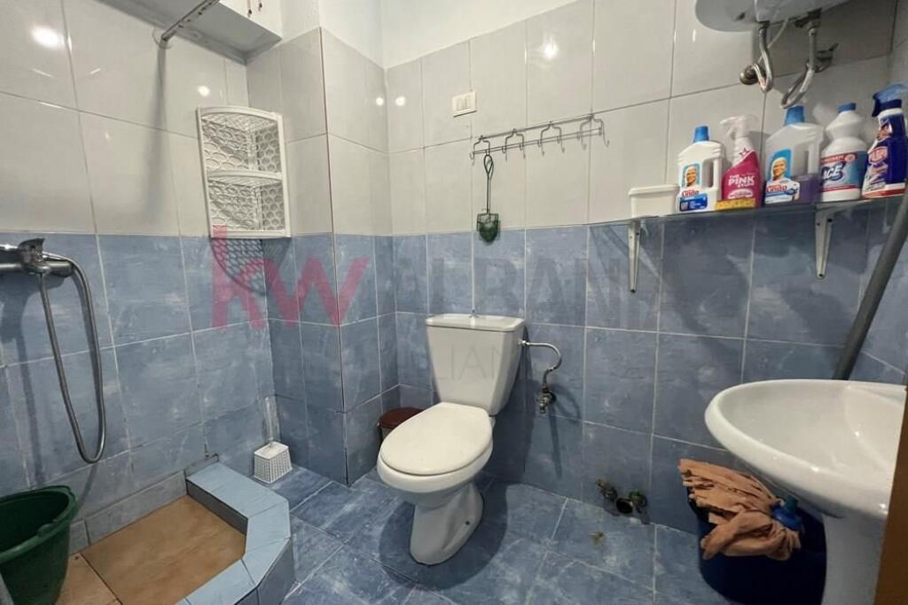 JEPET ME QERA GARSONIERE FRESK