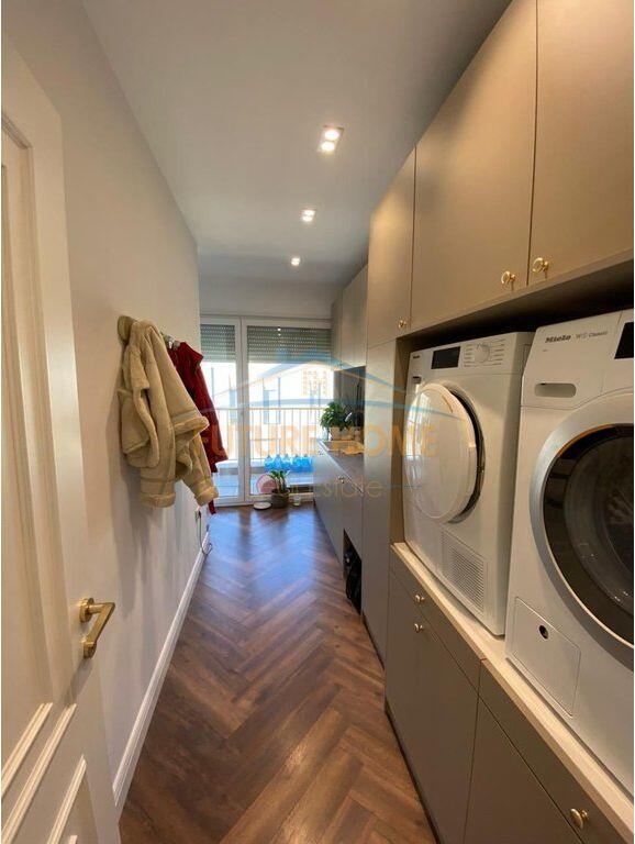 In vendita, Appartamento 4+1+3+2Posti Auto, Residenza "EURO 3D", Tirana.