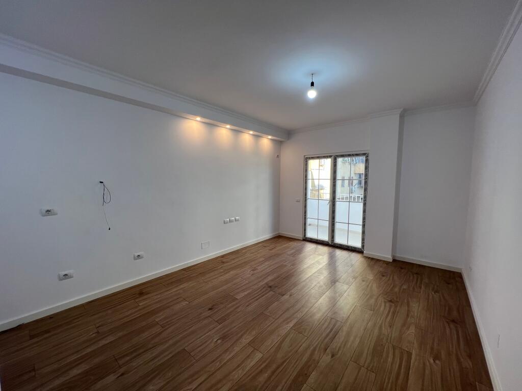📣 SHITET Apartament 2+1 Me Depo Dhe Ballkon 📍 Prane Qendres 🛣️ Rruga e "Bogdaneve" ✨