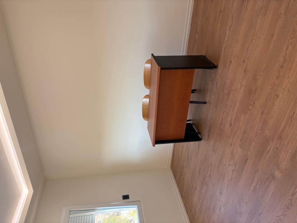 Shitet apartament 1+1 Yzberisht prane kompleksit Fratari