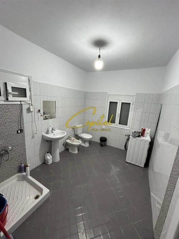 VILE PRIVATE ME QERA 500 M2 VORE 500 EURO