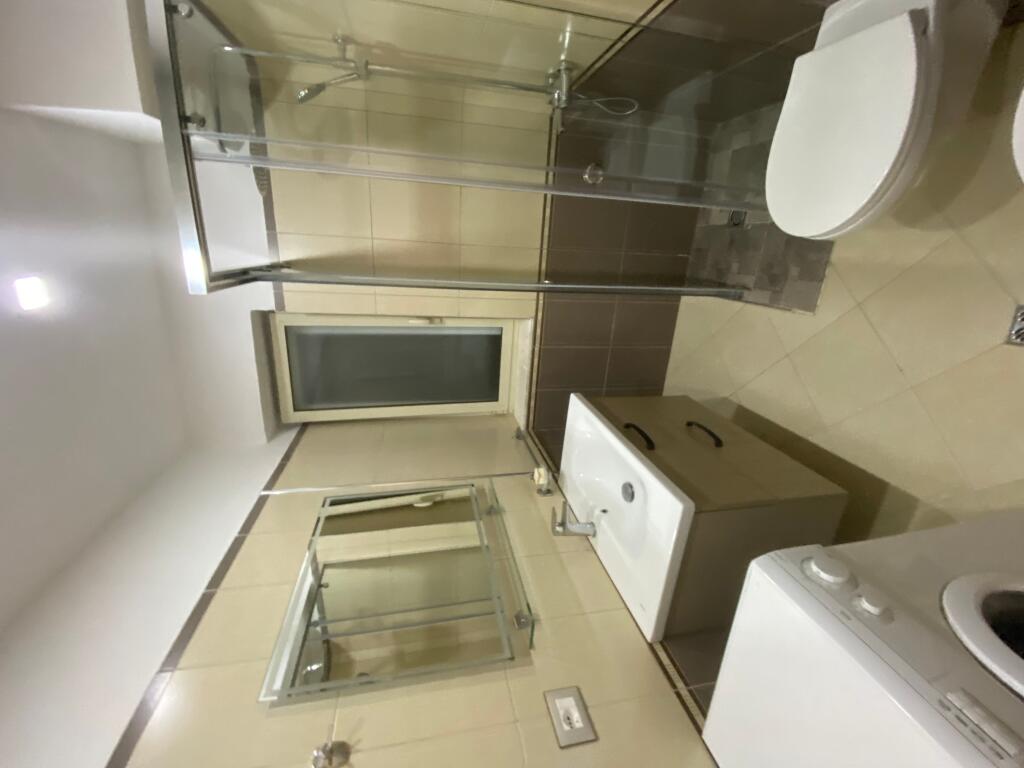 1+1,i mobiluar per here te pare ,shkolle e kuqe,550 mije leke