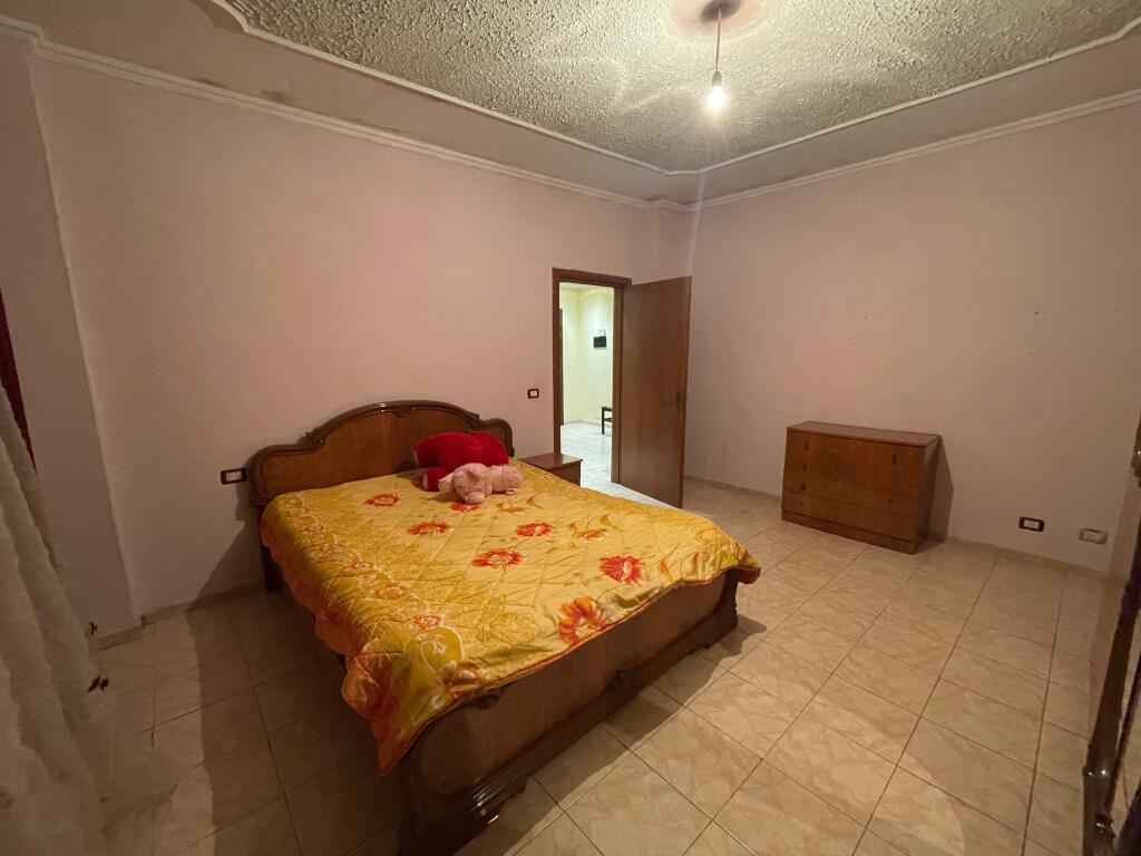 Jepet me qera 2+1 prane Bulevardit te Ri