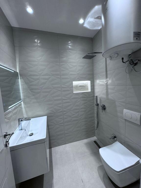 🏠Jepet me Qera Apartament 1+1 Bosh Pas Concordit, 5 Maj