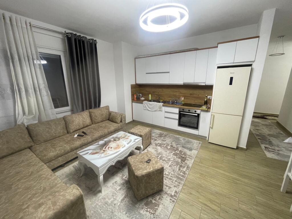 Jepet me qera apartament 1+1 i mobiluar