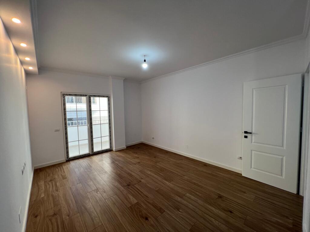 📣 SHITET Apartament 2+1 Me Depo Dhe Ballkon 📍 Prane Qendres 🛣️ Rruga e "Bogdaneve" ✨