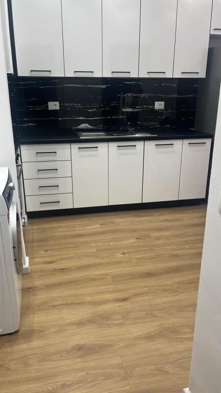 Apartament 1+1 me qira ne Mangalem 21 tek Ali Demi!
