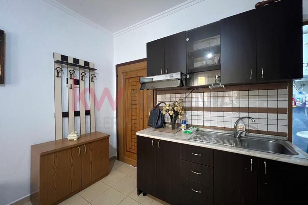 JEPET ME QERA GARSONIERE FRESK