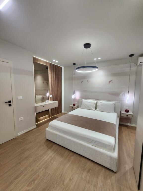 Shitet Apartament 2+1