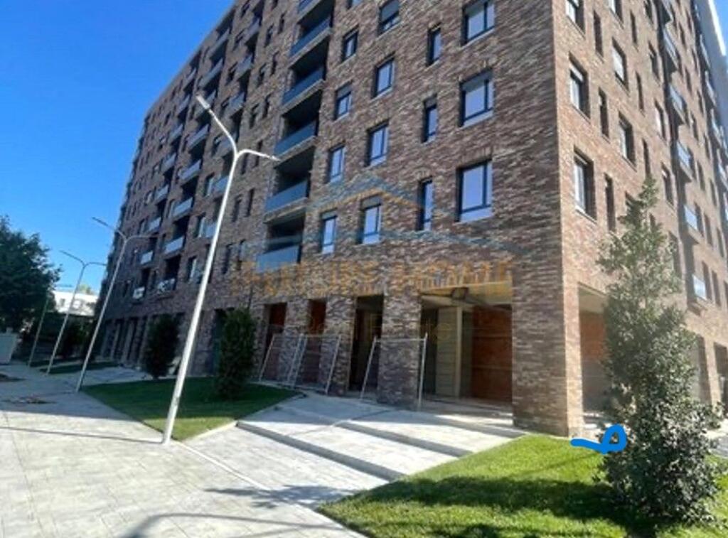 Apartment 2+1+2 for sale, on 5 Maji street, Tirana