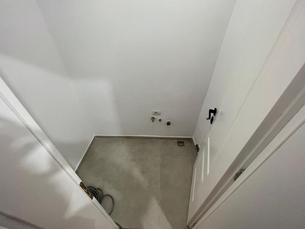 📣 SHITET Apartament 2+1 Me Depo Dhe Ballkon 📍 Prane Qendres 🛣️ Rruga e "Bogdaneve" ✨