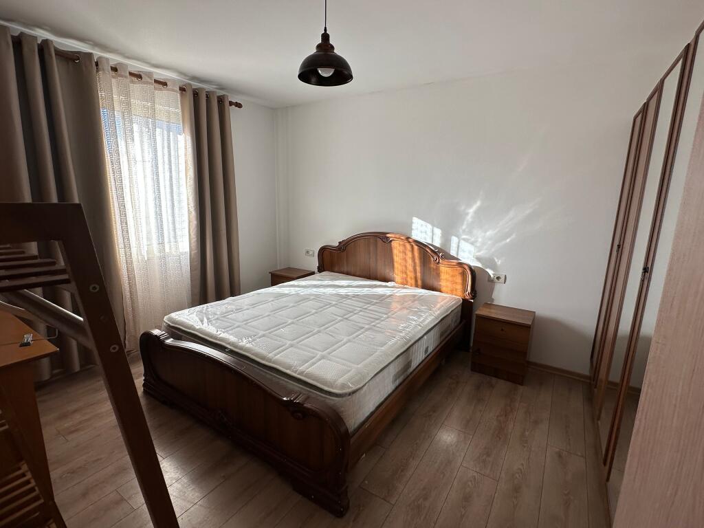 Jepet me qira 1+1 buze rruge ne Brryl 🏷️45.000leke Kati 5 pa ashensor pallat 6 katesh